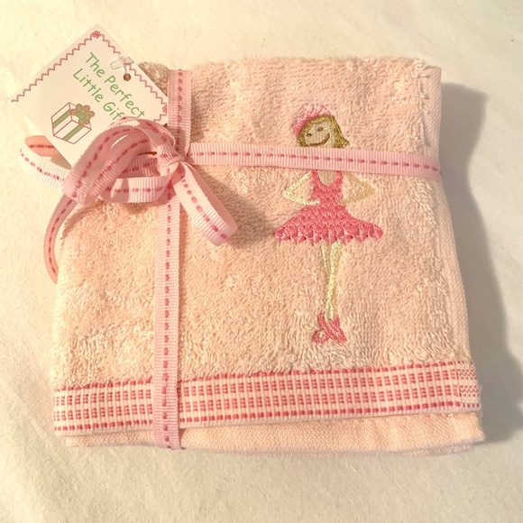 Ballet Bath Towel Soap Dish Set With Photo/ Mirror Keychain - Picture 7 of 16